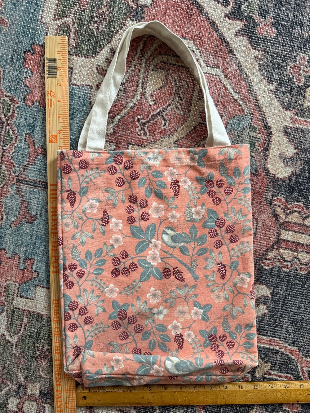 Berries and birds tote bag pink